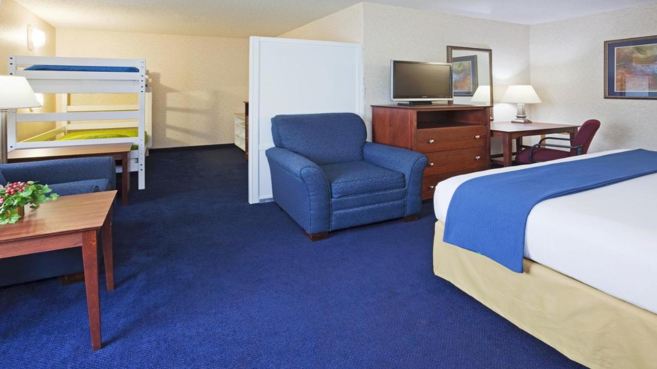 Holiday Inn Express Deforest By Ihg Kültér fotó