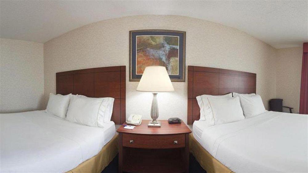 Holiday Inn Express Deforest By Ihg Kültér fotó