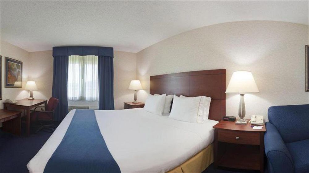Holiday Inn Express Deforest By Ihg Kültér fotó